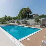 In Pjescana Mit Gemeinschaftlichem Pool By Interhome Apartamento Pula