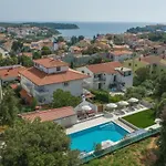 In Pjescana Mit Gemeinschaftlichem Pool By Interhome Apartamento Pula