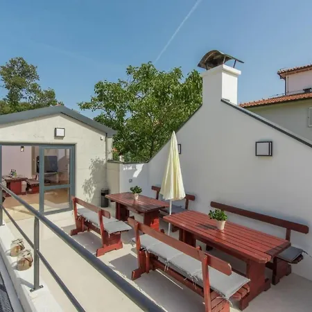 In Pjescana Mit Gemeinschaftlichem Pool By Interhome بولا