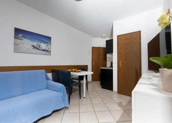 In Pjescana Mit Gemeinschaftlichem Pool By Interhome Apartament *