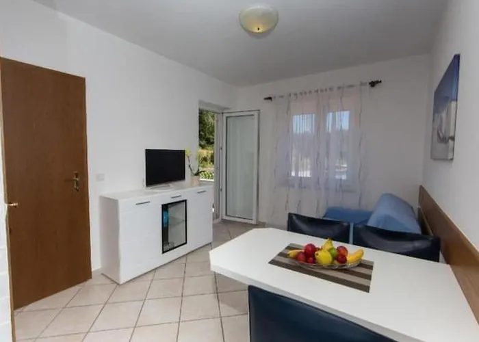 In Pjescana Mit Gemeinschaftlichem Pool By Interhome Apartament *