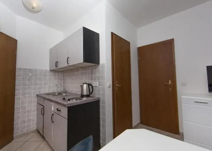 In Pjescana Mit Gemeinschaftlichem Pool By Interhome * Pula