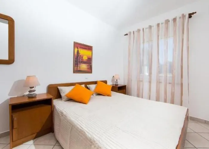 Apartament In Pjescana Mit Gemeinschaftlichem Pool By Interhome