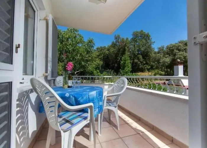 דירה In Pjescana Mit Gemeinschaftlichem Pool By Interhome פולה