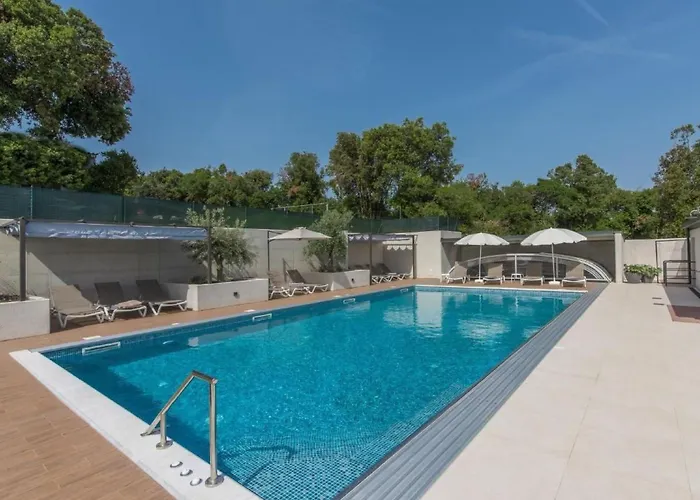 In Pjescana Mit Gemeinschaftlichem Pool By Interhome