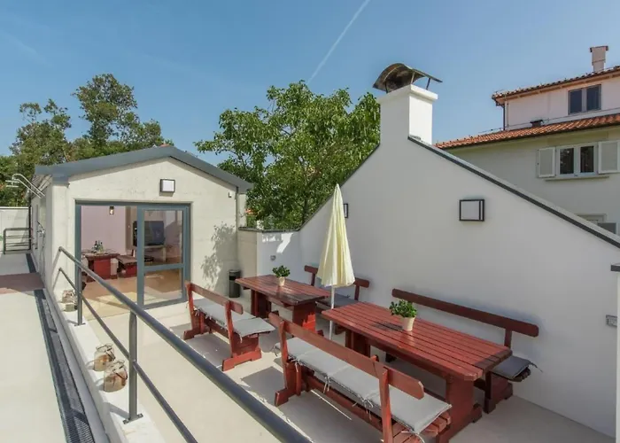 In Pjescana Mit Gemeinschaftlichem Pool By Interhome Pula