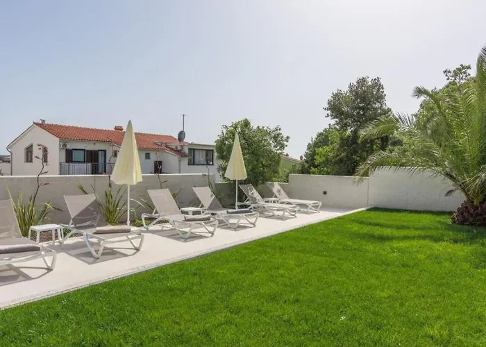 In Pjescana Mit Gemeinschaftlichem Pool By Interhome דירה *