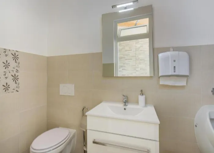 In Pjescana Mit Gemeinschaftlichem Pool By Interhome Apartament