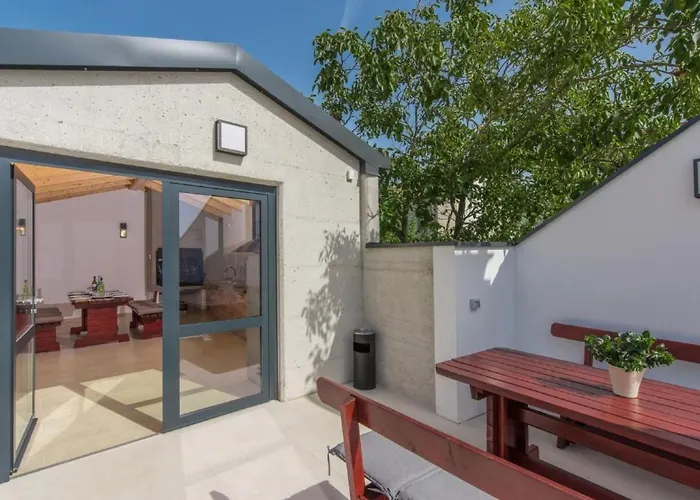 Апартаменти In Pjescana Mit Gemeinschaftlichem Pool By Interhome *